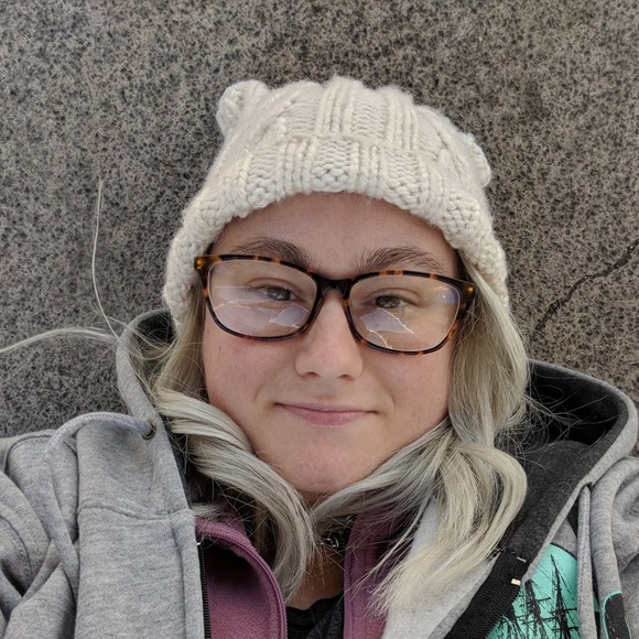 Meet your Posher, Shannon - Picture 1 of 1